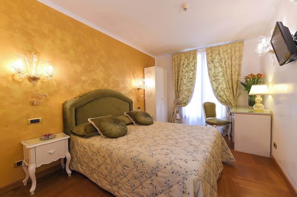 Standard Double or Twin Room photo 2
