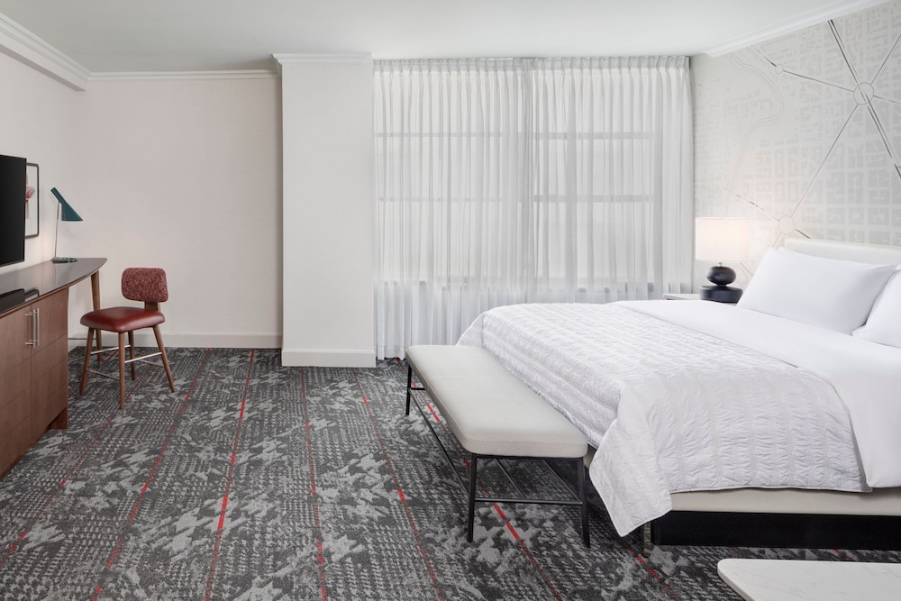 Junior Suite, 1 King Bed, City View - Photo 7