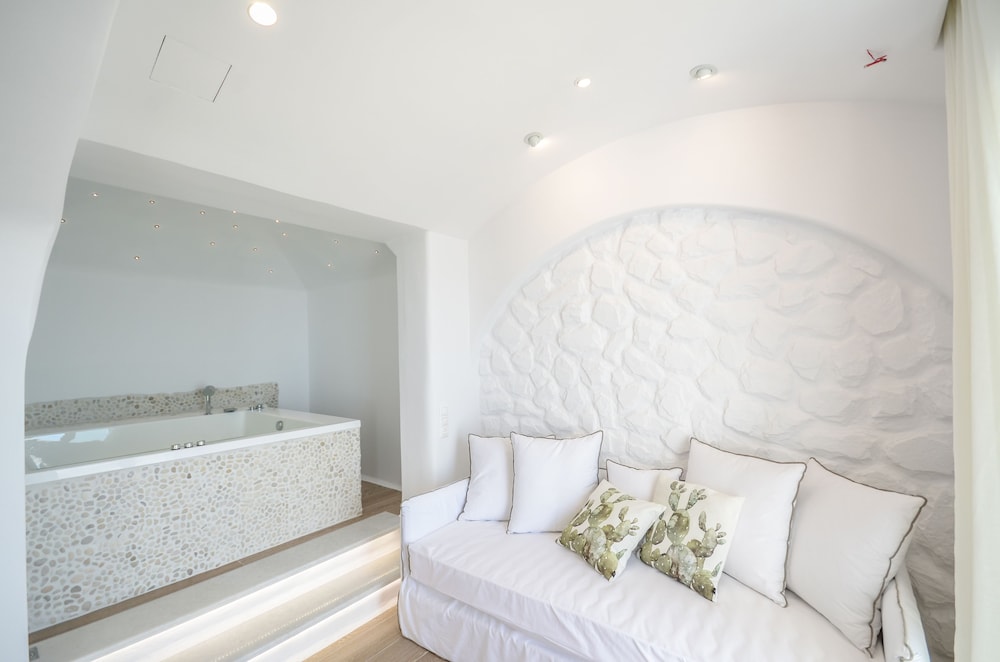 Premium Suite, Jetted Tub, Sea View photo 3