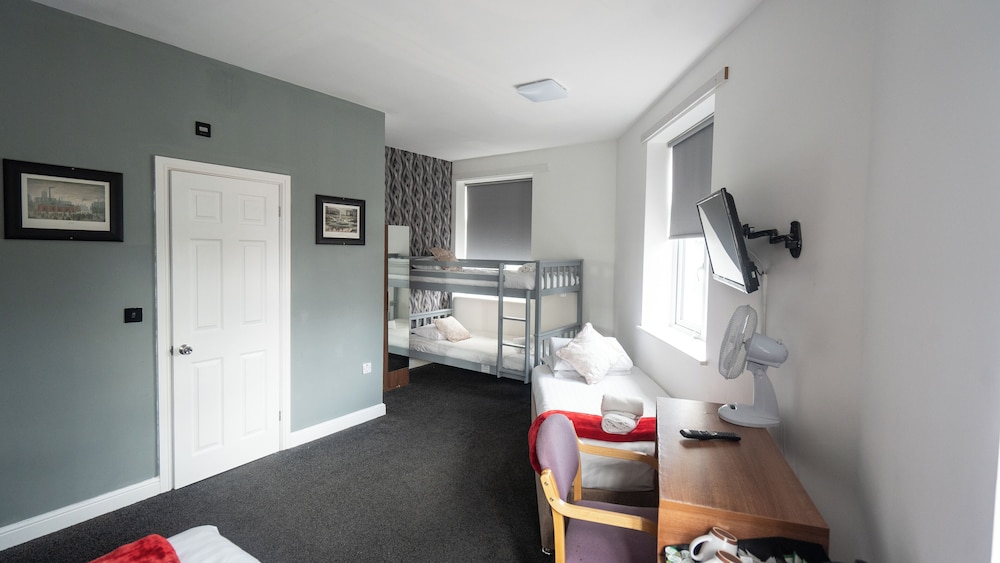 Family Quadruple Room, Multiple Beds, Non Smoking, Ensuite photo 3
