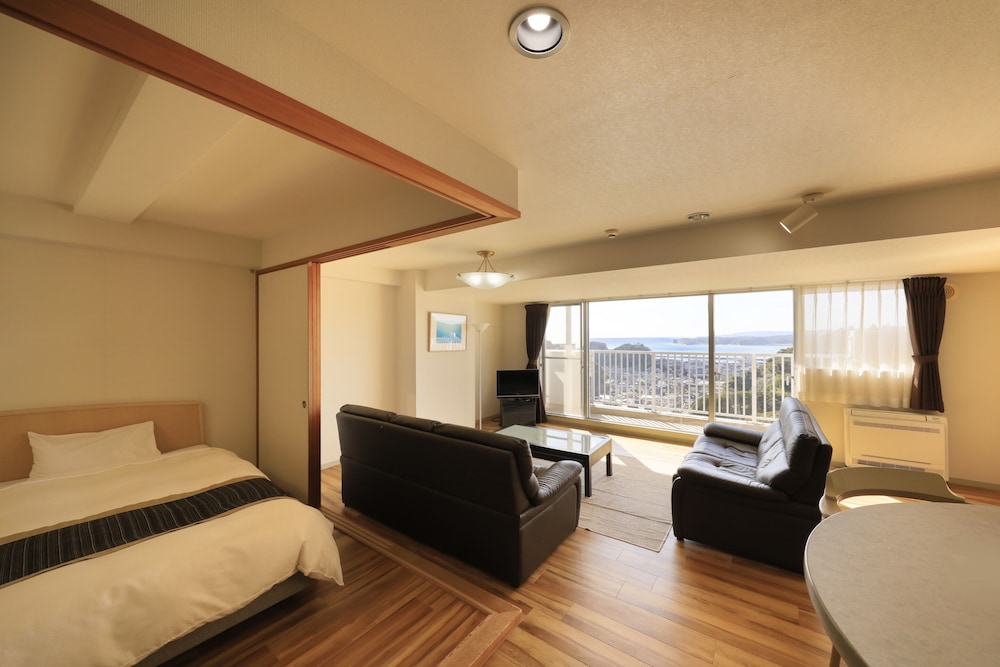 [Non-Smoking] Western Room (4 Beds)/ Ocean View - Photo 3