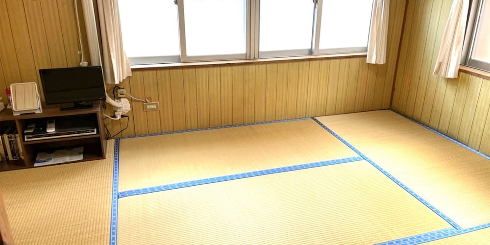 Japanese-Style Triple Room, Shared Bathroom photo 3