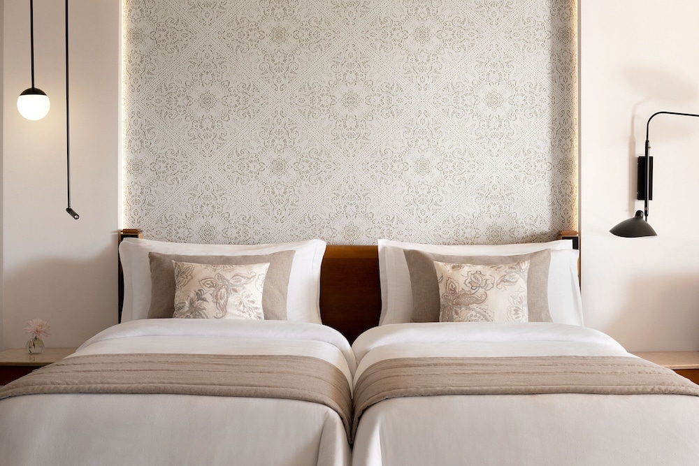 Grand Suite, 1 King Bed, Resort View (Junior Suite Main Building) - Photo 10
