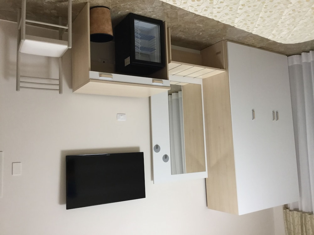 Double or Twin Room, Kitchen, City View photo 3