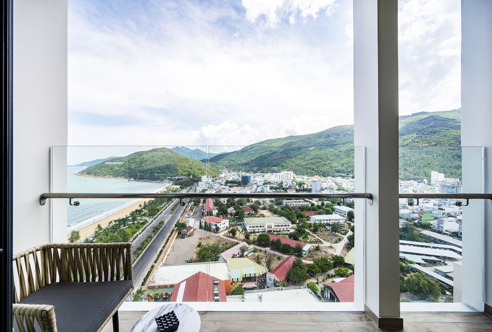 Premier Ocean View Twin - Photo 5