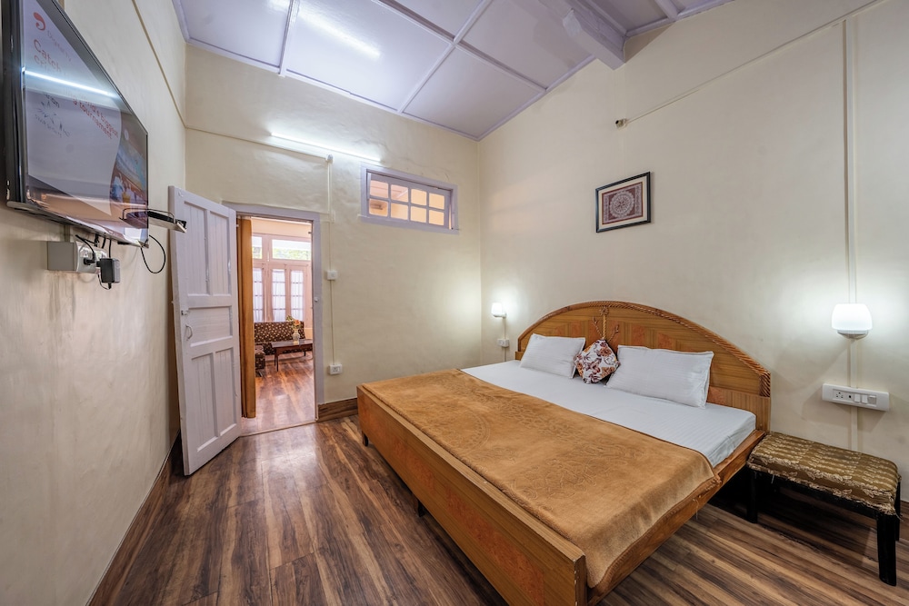 1st Floor Lake View Family Suite