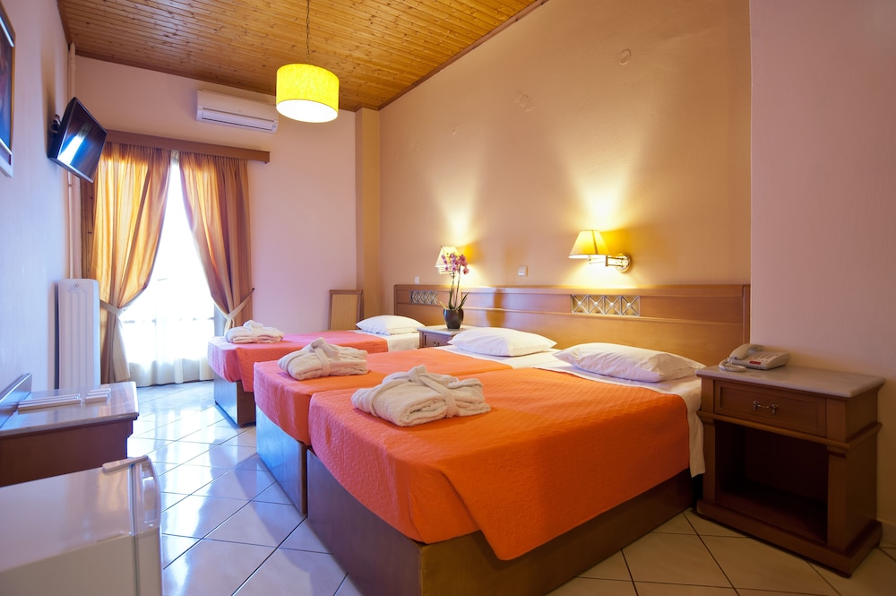 Standard Triple Room - Photo 8