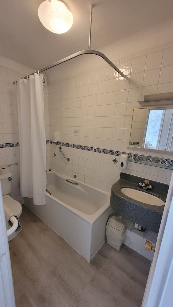 Standard Double Room - Photo 4