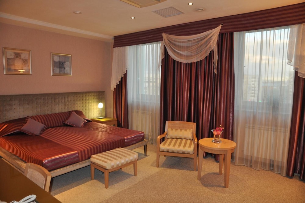 Luxury Suite photo 1