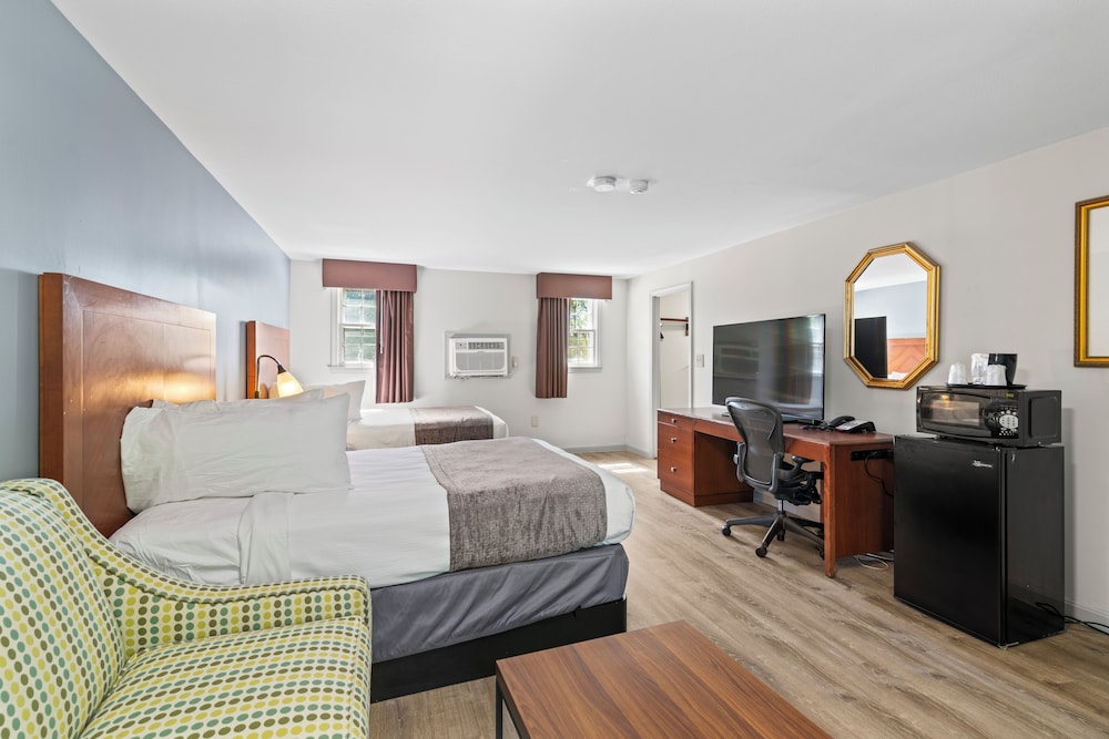 Basic Room, 2 Double Beds - Photo 3