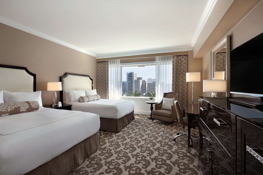 Signature Room, 2 Queen Beds (Skyline) - Photo 2