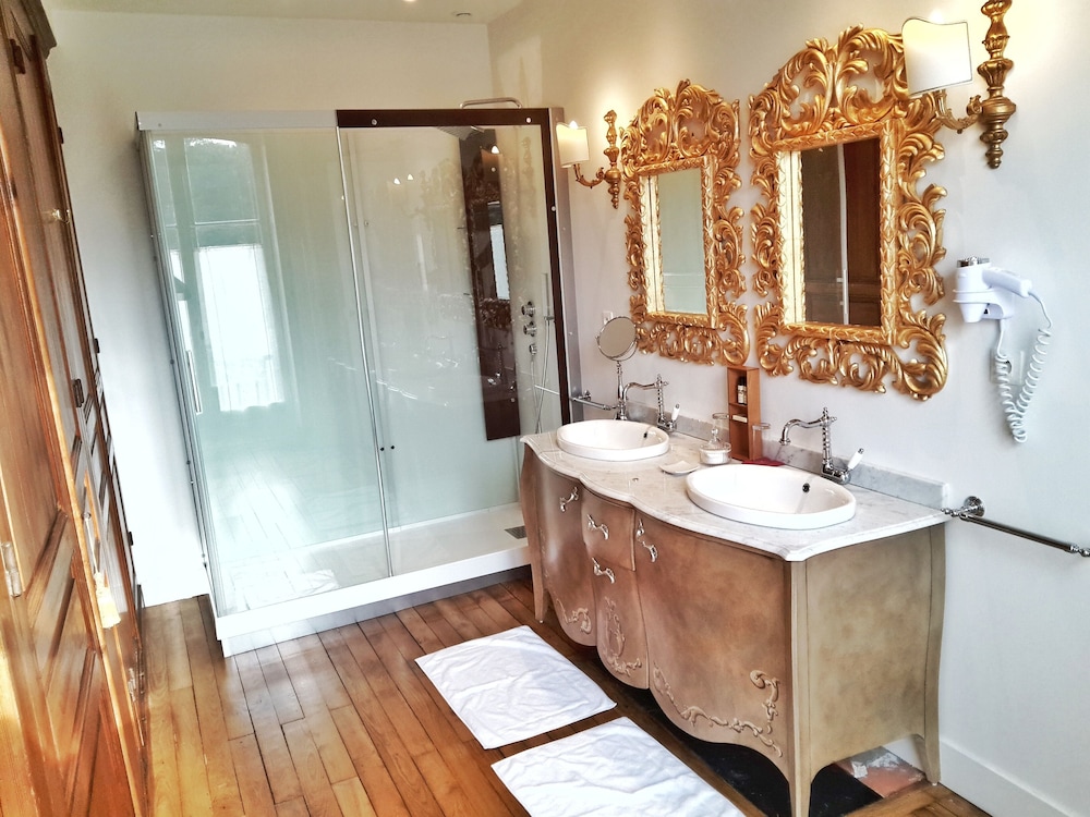 Marquis Room photo 2