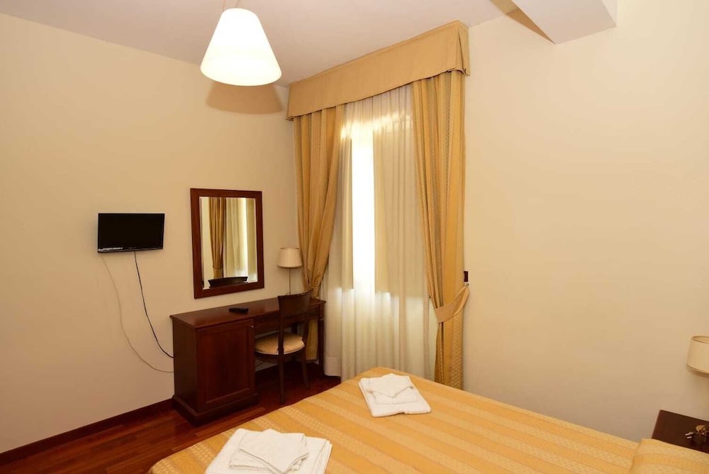 Classic Double Or Twin Room photo 3