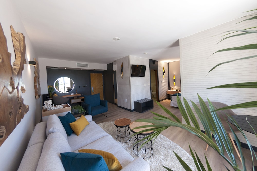 Premium Suite, Hot Tub, Garden View - Photo 1