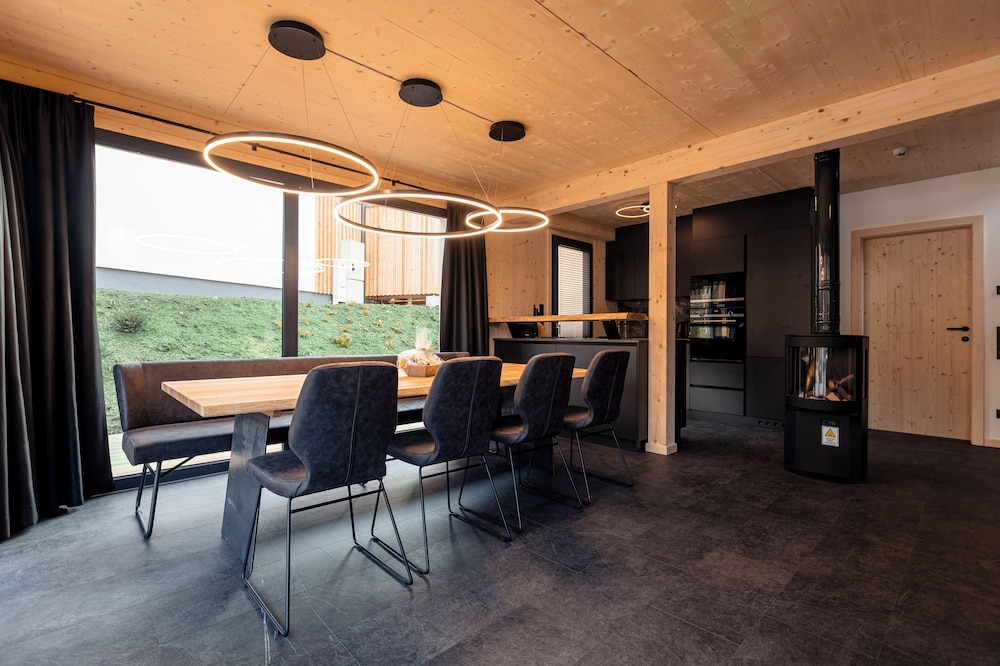 Chalet mit 4 Schlafzimmern, Sauna und Kamin
