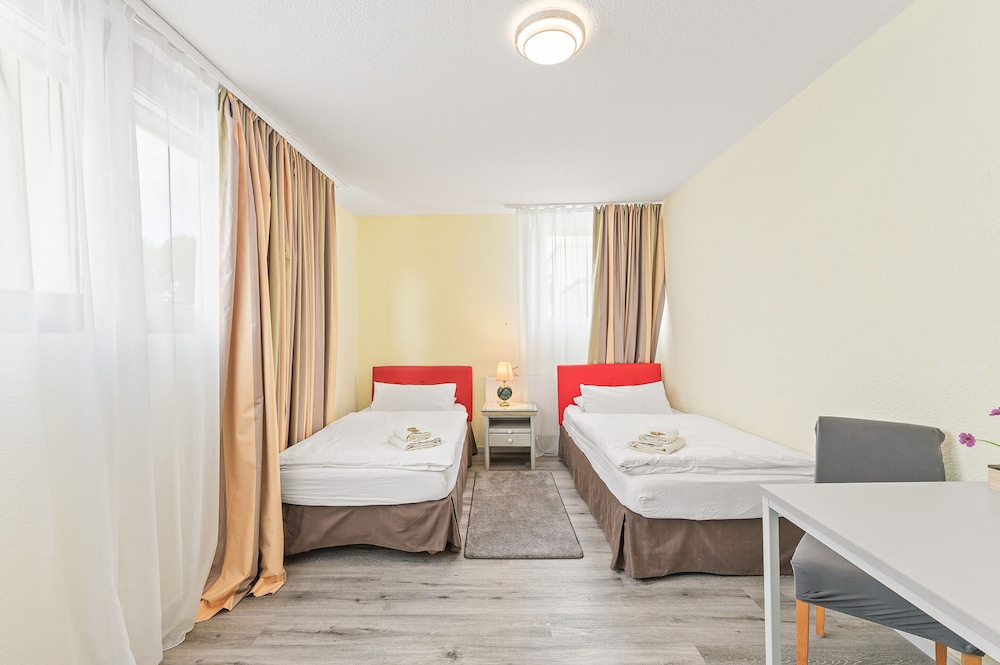 Basic Twin Room, Private Bathroom