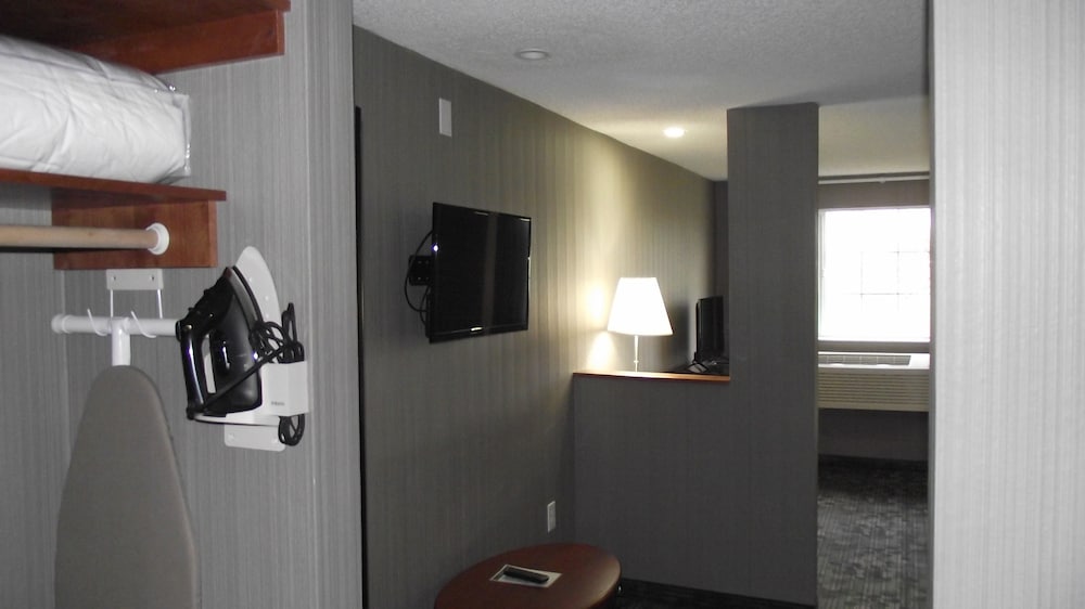 Suite, 1 King Bed, Non Smoking