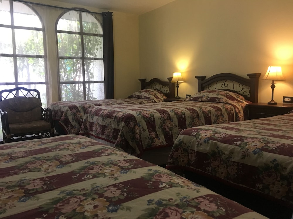 Basic Quadruple Room, Multiple Beds photo 1