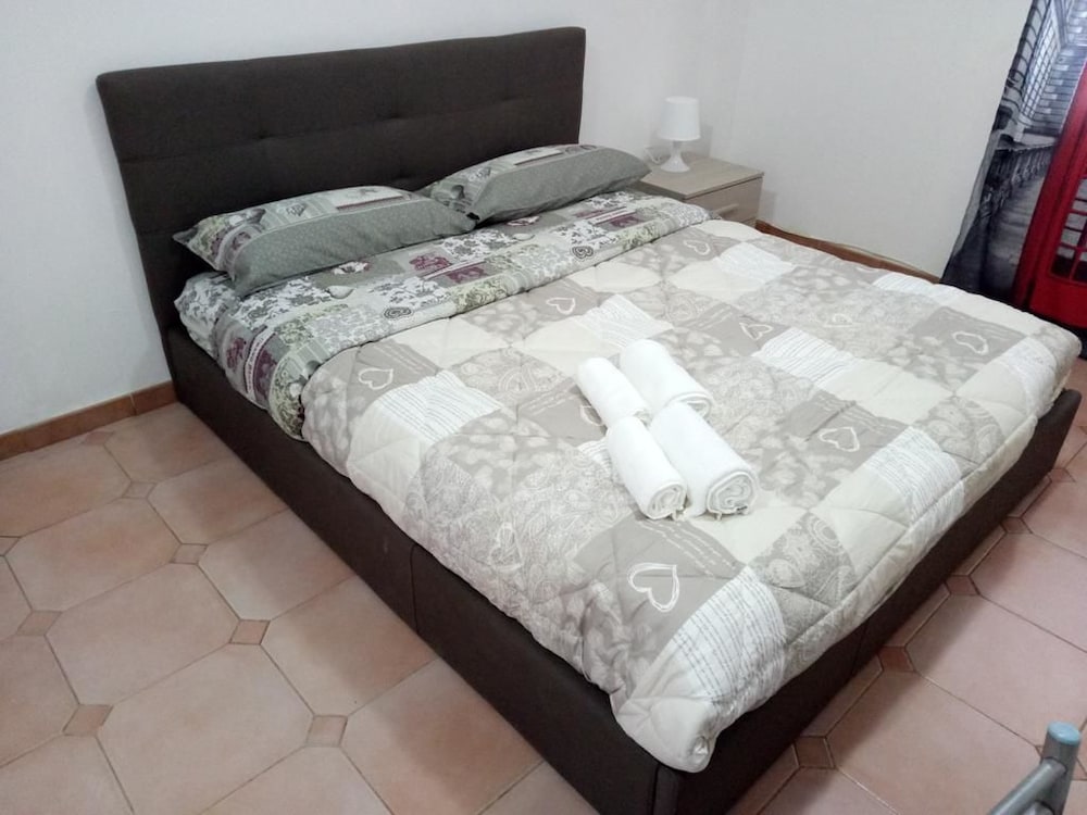 Classic Room, Shared Bathroom