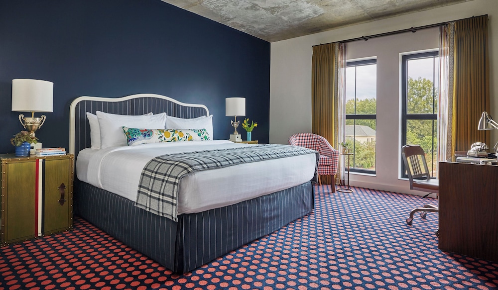 Suite (Doc Knight Jnr Suite) photo 1