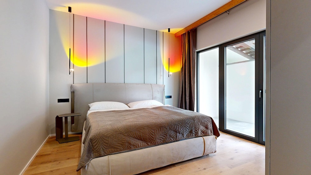 Signature Apartment, Multiple Beds, Mountain View photo 3