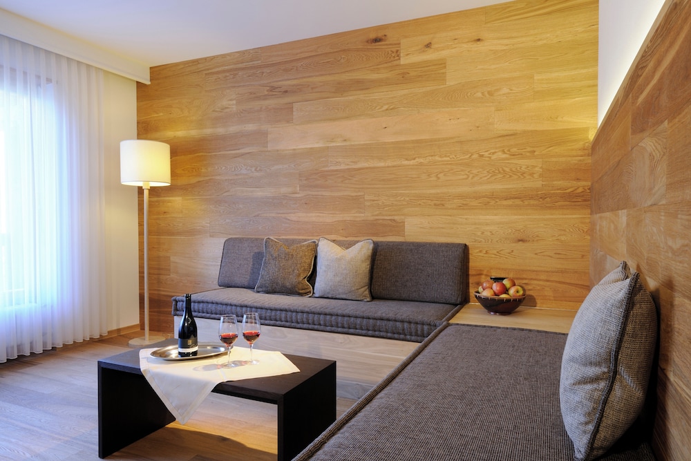 Standard Suite, Valley View (Meranblick)