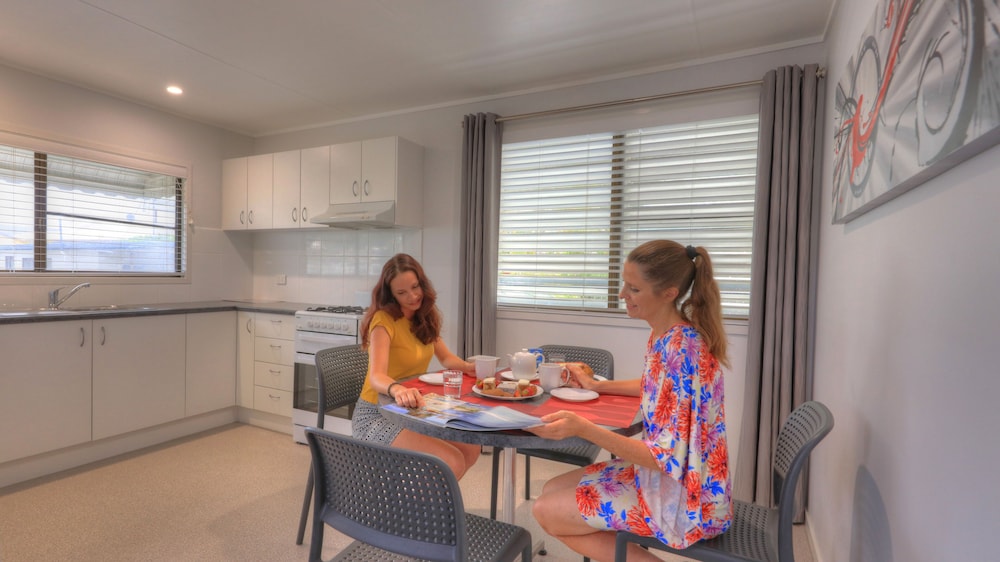 Two Bedroom Holiday Home (5 guests) photo 3