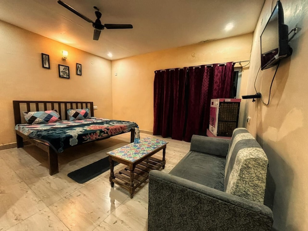 Deluxe Single Room, Balcony, Hill View