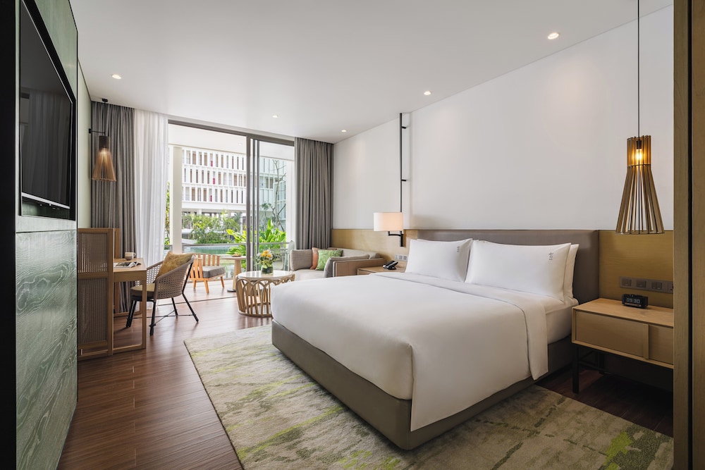 Standard Room, 2 Twin Beds, Pool View - Photo 3