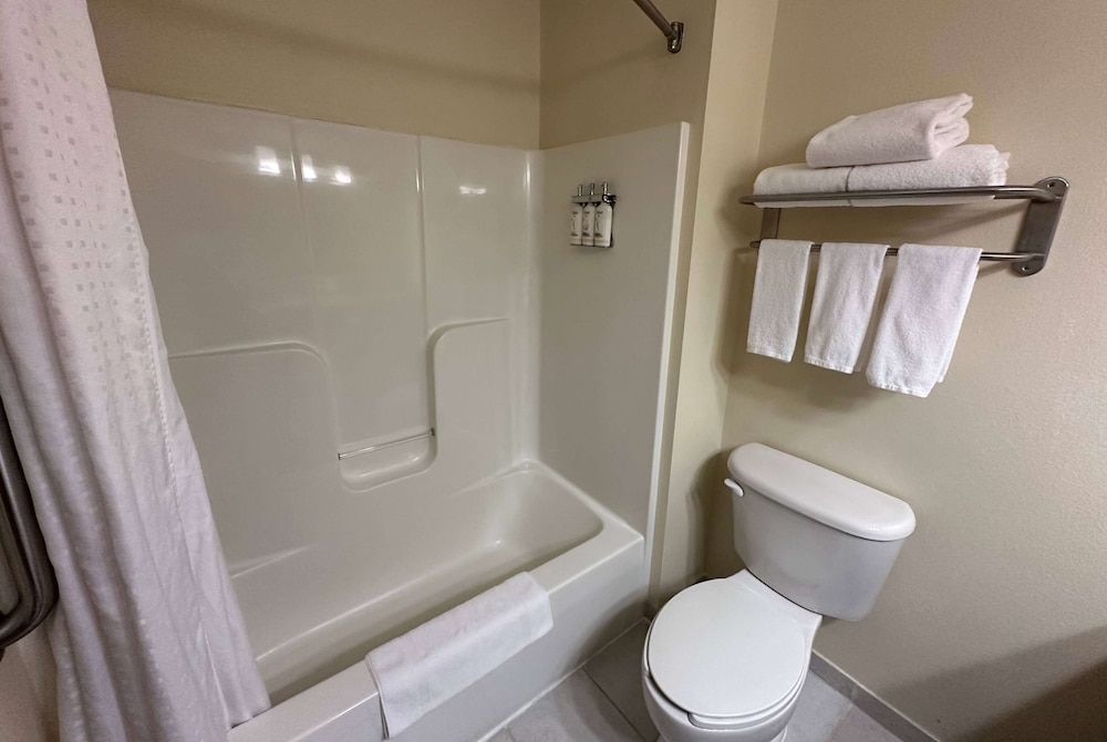 Suite, Multiple Beds, Non Smoking - Photo 5