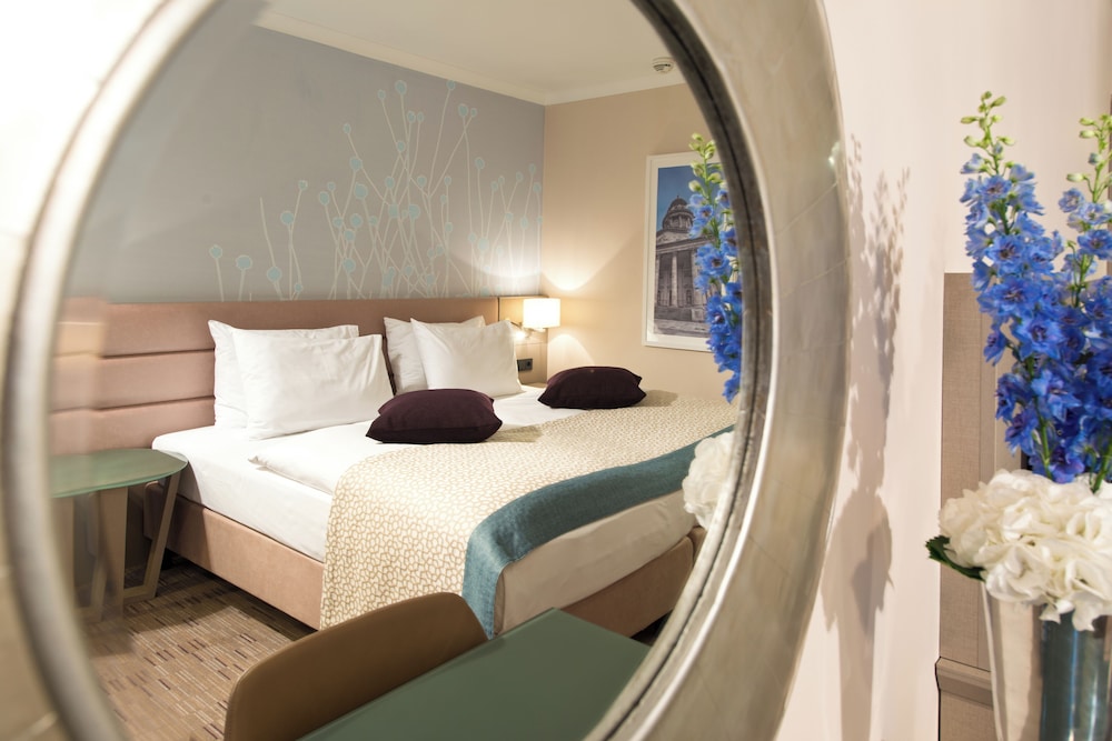 Standard Room, 1 King Bed (Quiet High Floor)