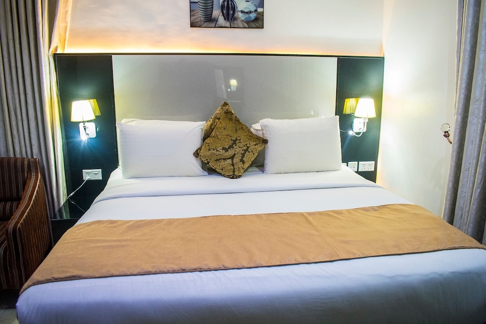 Deluxe Room - Photo 32
