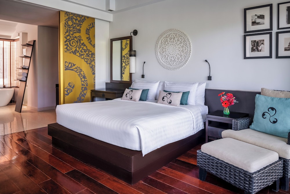 Junior Suite, 1 King Bed photo 3