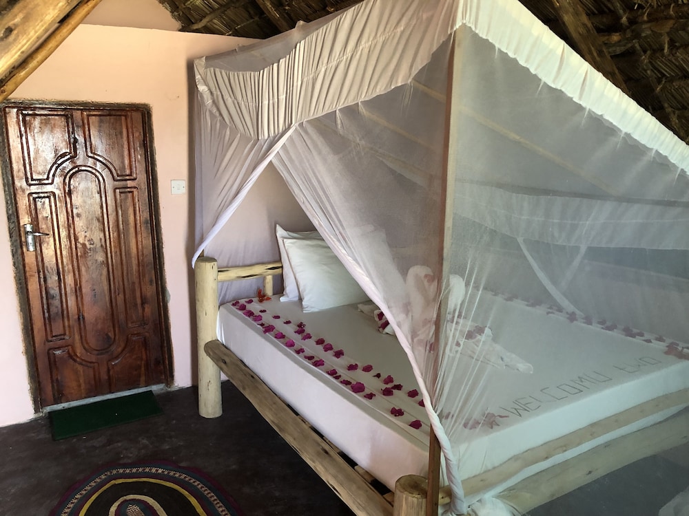 Basic Bungalow, 1 Double Bed, Beach View