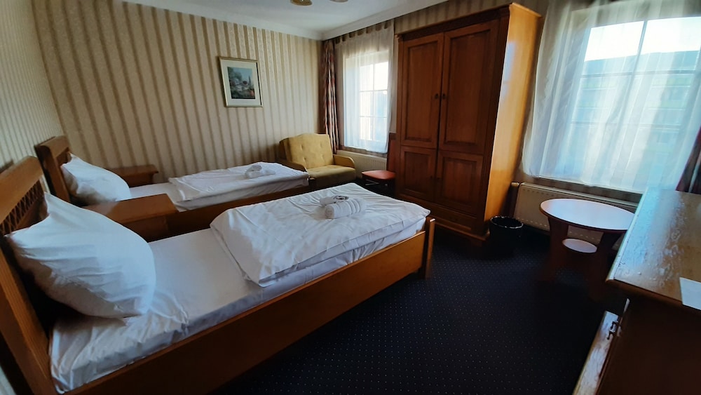 Twin Room - Photo 5