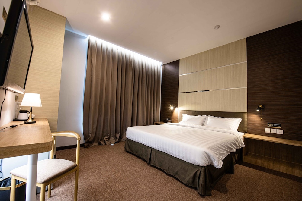 Premium Double Room, 1 King Bed, Non Smoking photo 3