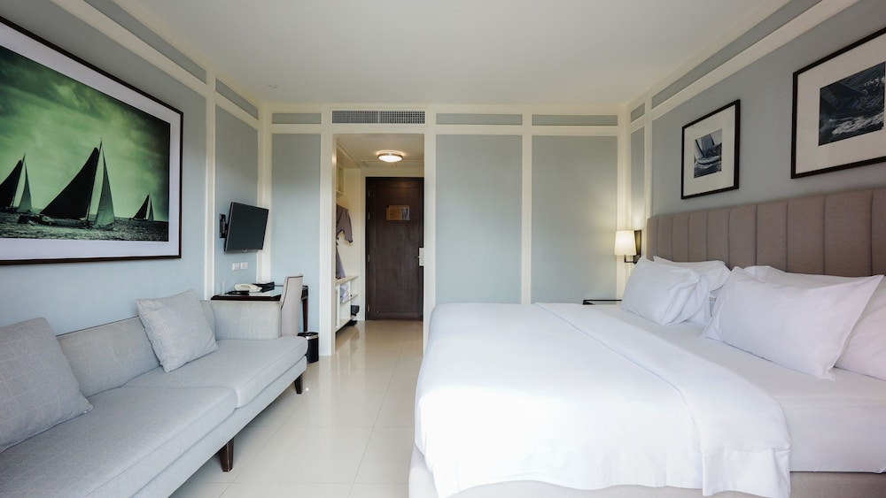 Deluxe Room - Photo 7
