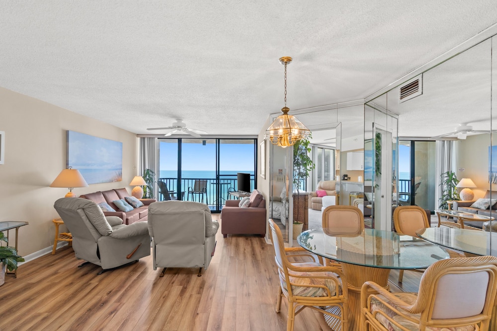 Condo, 2 Bedrooms, Ocean View (1107B)