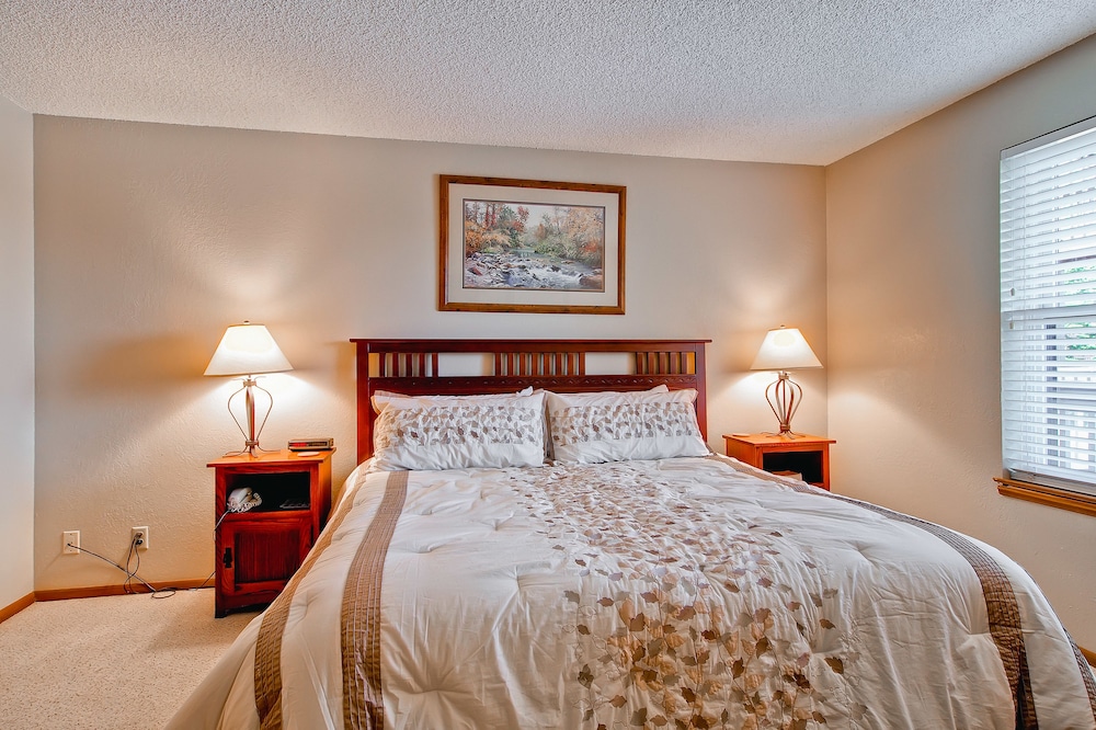 Mountainside, 2 Bedroom - E259 photo 1