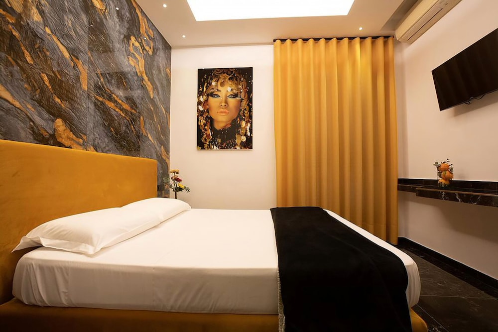 Deluxe Room, Balcony - Photo 5