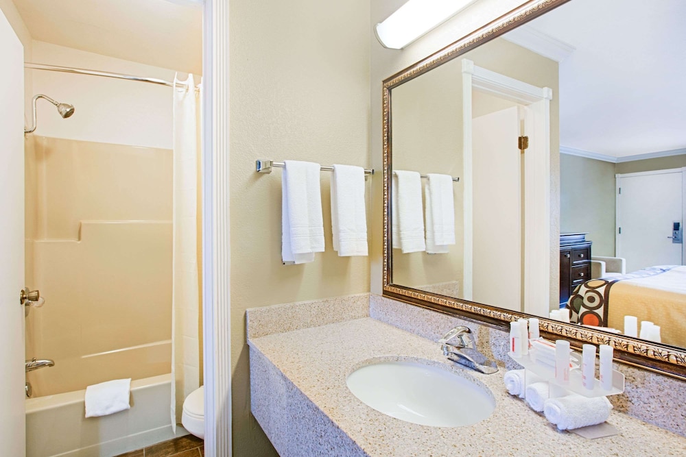 Superior Room, 1 King Bed