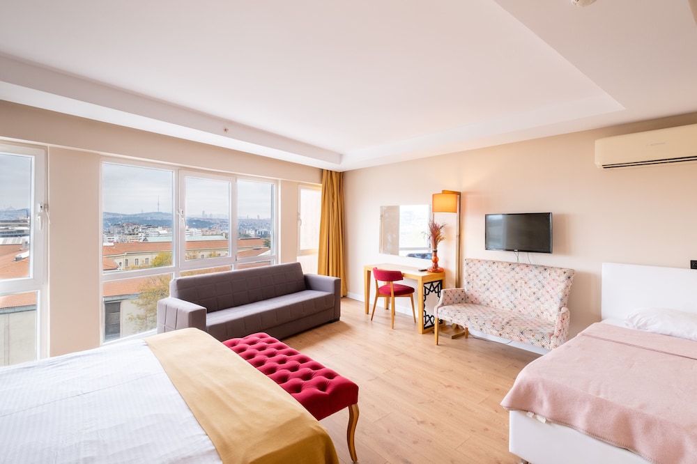 Superior Suite, City View photo 1