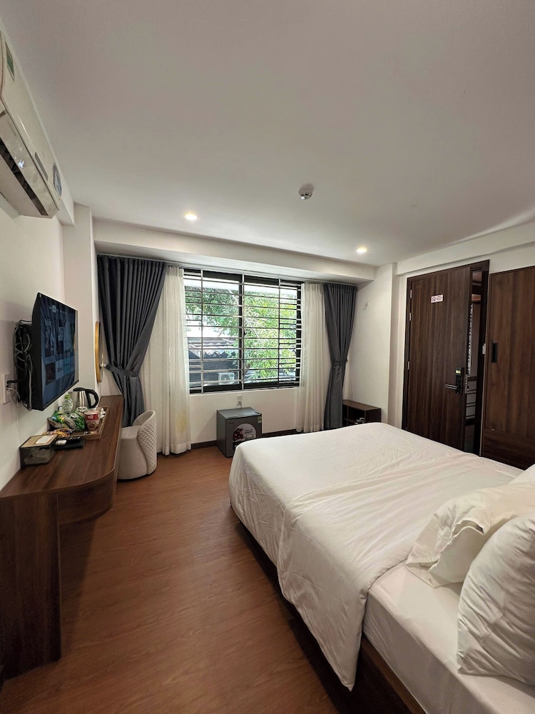 Basic Double Room Single Use, Balcony, Courtyard View photo 1