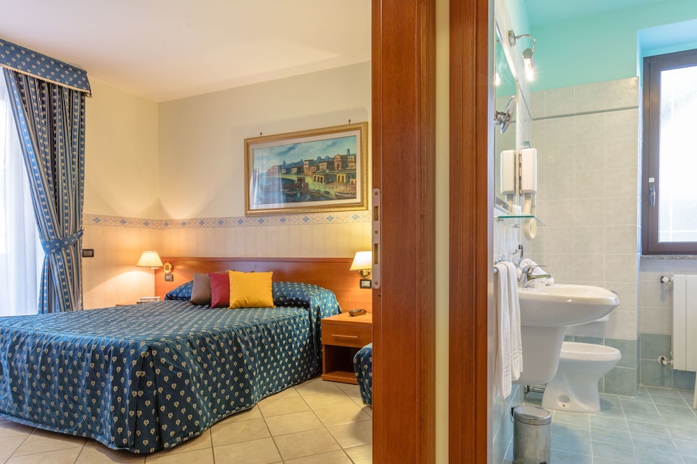 Suite - Photo 7