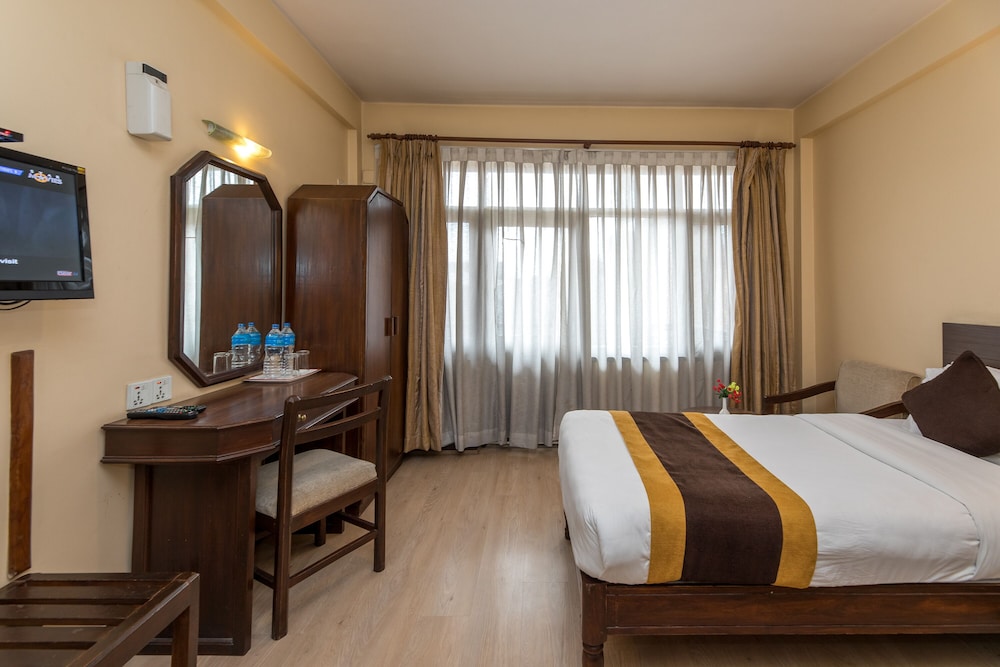 Deluxe Double or Twin Room - Photo 13