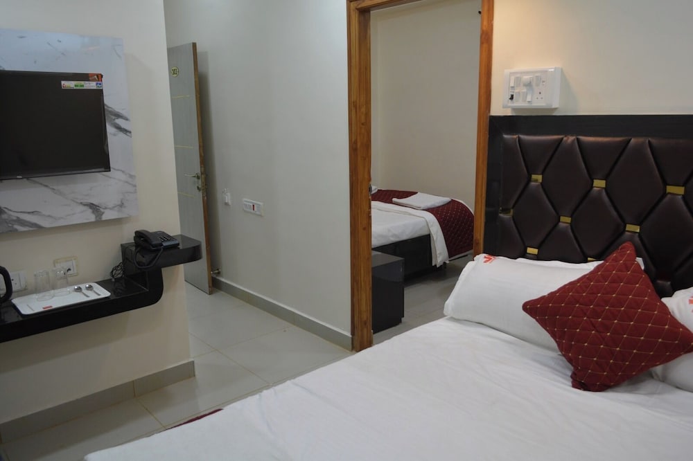 Luxury Suite photo 1