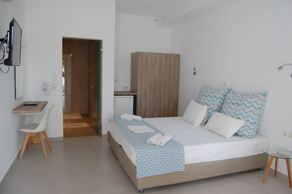 Economy Room, 1 Double or 2 Twin Beds, Non Smoking, Terrace