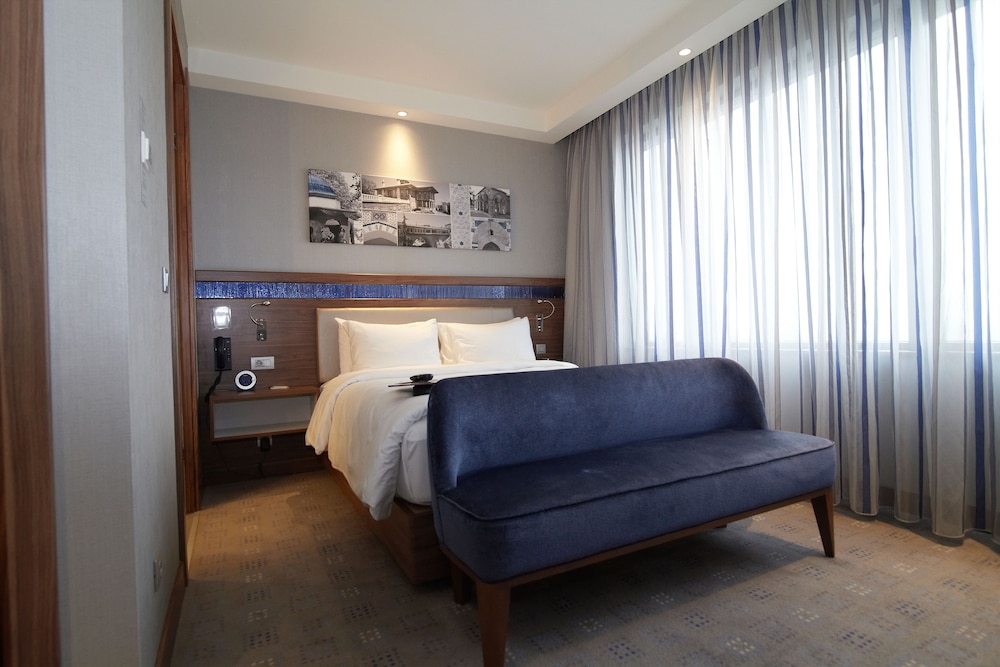 Double Room thumbnail 5