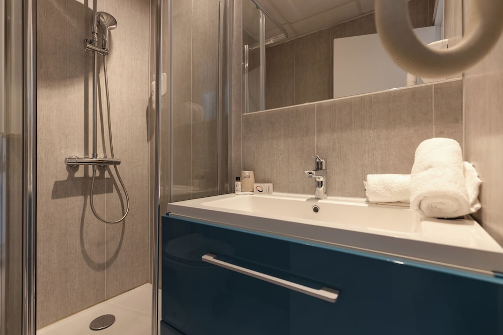 Standard Double Room, Air conditioning - Photo 8