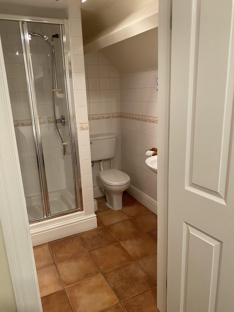 Double or Twin Room, Ensuite - Photo 6